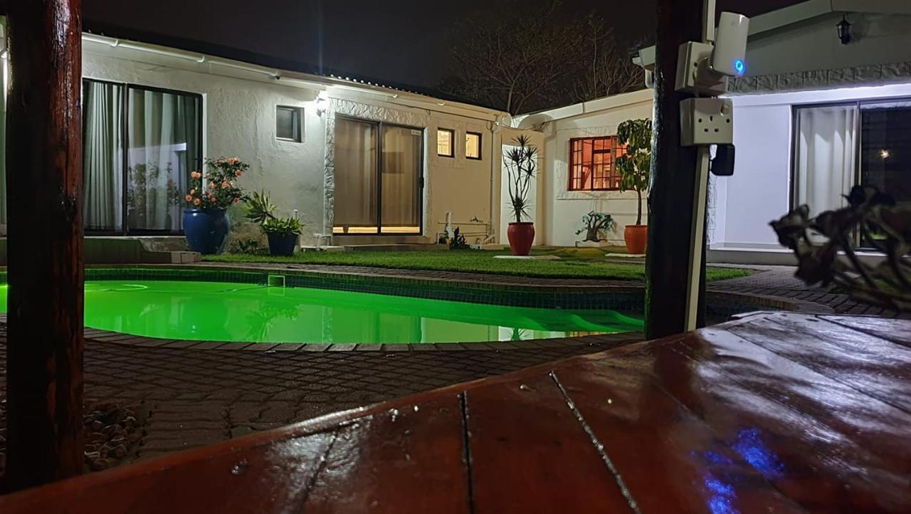 גאבורון Berry Bliss Guest House מראה חיצוני תמונה