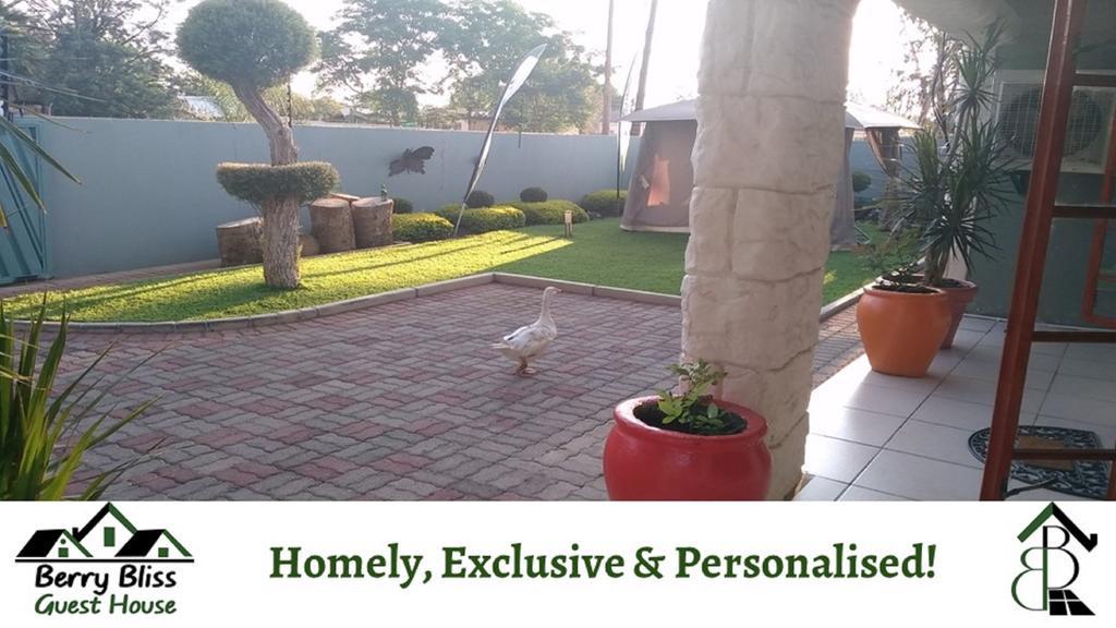 גאבורון Berry Bliss Guest House מראה חיצוני תמונה