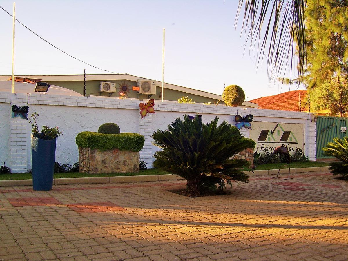 גאבורון Berry Bliss Guest House מראה חיצוני תמונה