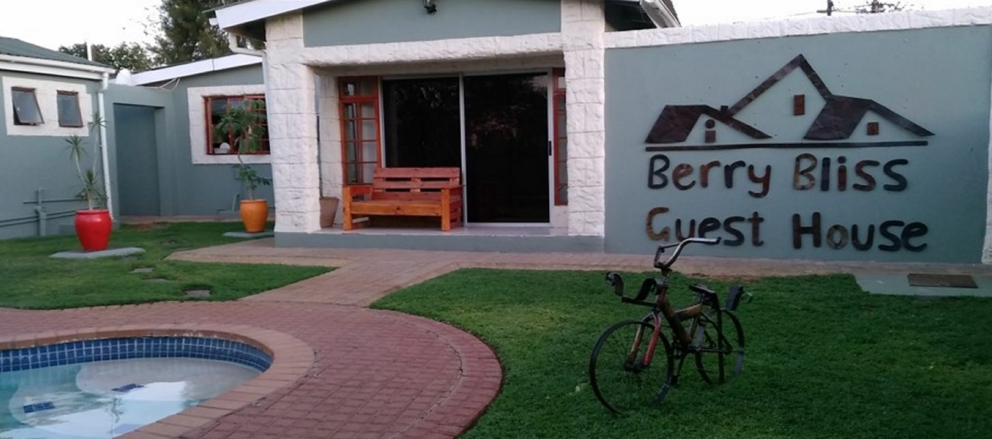 גאבורון Berry Bliss Guest House מראה חיצוני תמונה